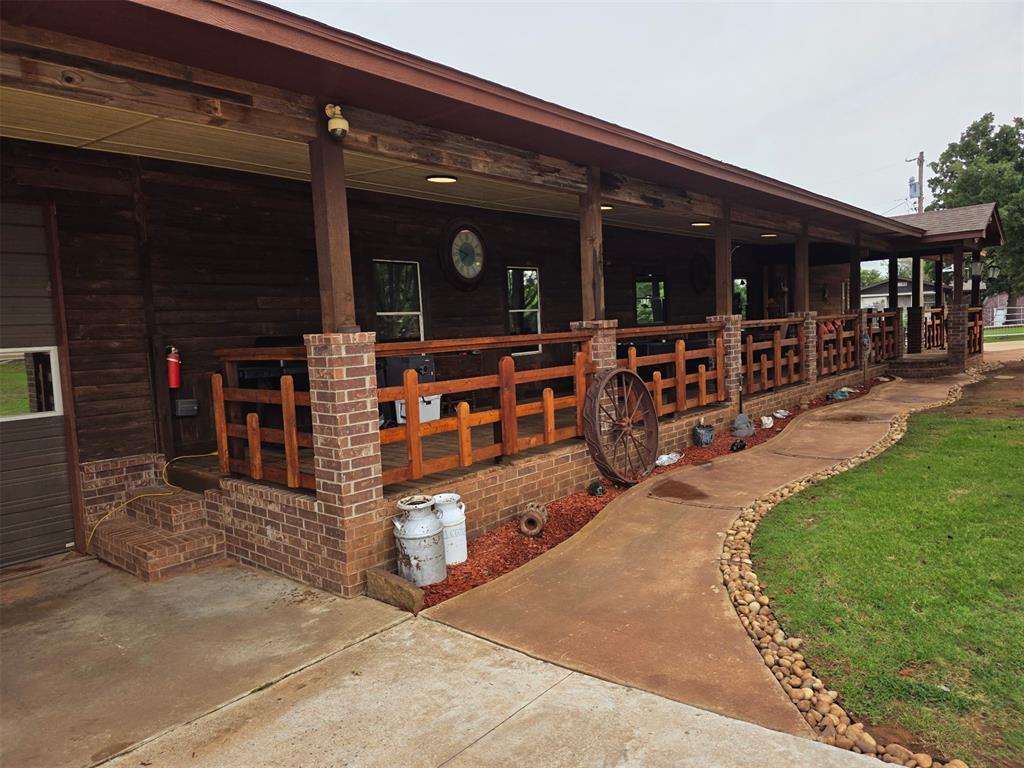 108 Woodland Drive, Edmond, OK 73025 listing photo